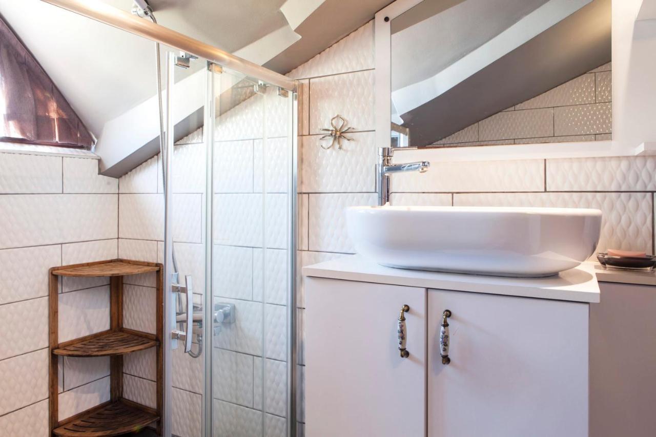 イスタンブールCharming Flat With A Lovely Terrace In Yenikoyアパートメント エクステリア 写真